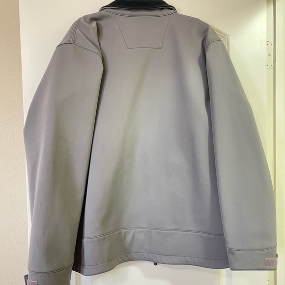 Carhartt Rain Defender Relaxed Fit Heavyweight Softshell Jacket - Picture 4 of 15